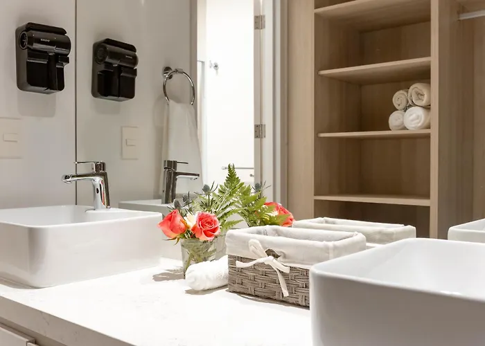 Luxury 2br Walk To Marina And Medano